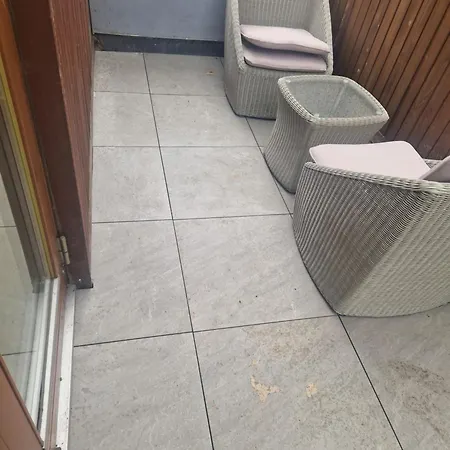 Riverside Modern Gem In Apartament