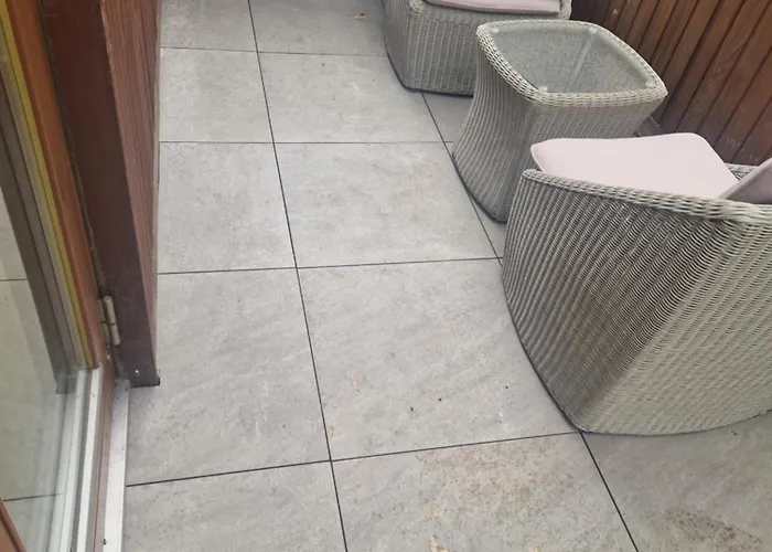 Riverside Modern Gem In Apartman