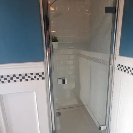 Riverside Modern Gem In Dublino